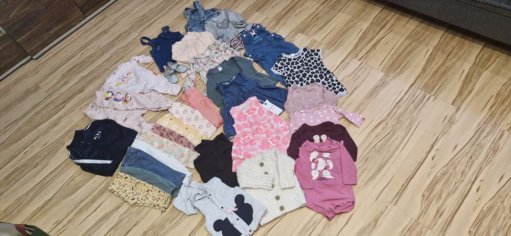 Paka ubranek dla dziewczynki 74. Super stan.