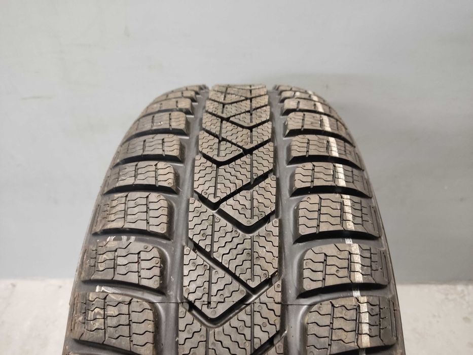 1x215/60R16 Pirelli Sottozero 3, 95H, 2022 rok, NOWA