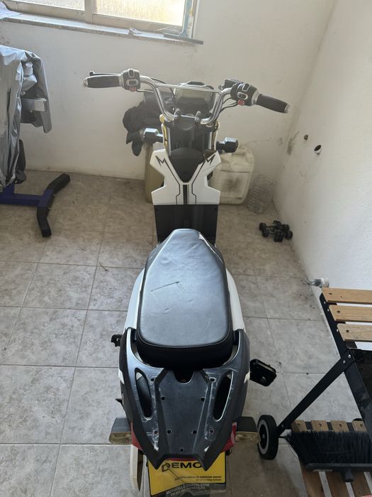 Mota eletrica sem bateria