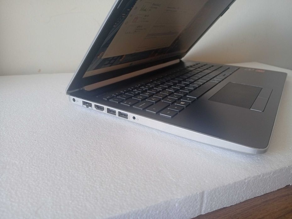 HP 15NP Ryzen 3-2200U + Radeon Vega 3 + 12GB RAM + SSD
