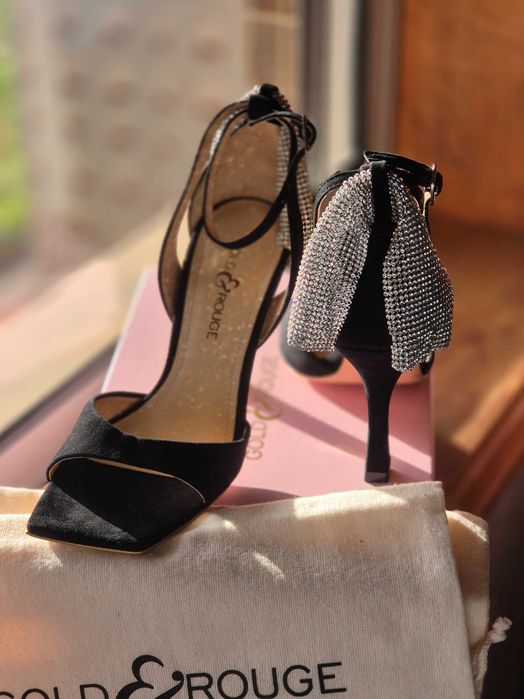 Sandálias Pele Preta Gold&Rouge Novas tam 36