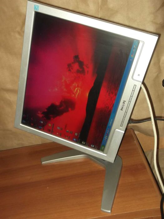 ЖК монитор 17" Philips 170P7ES в рабочем состоянии!