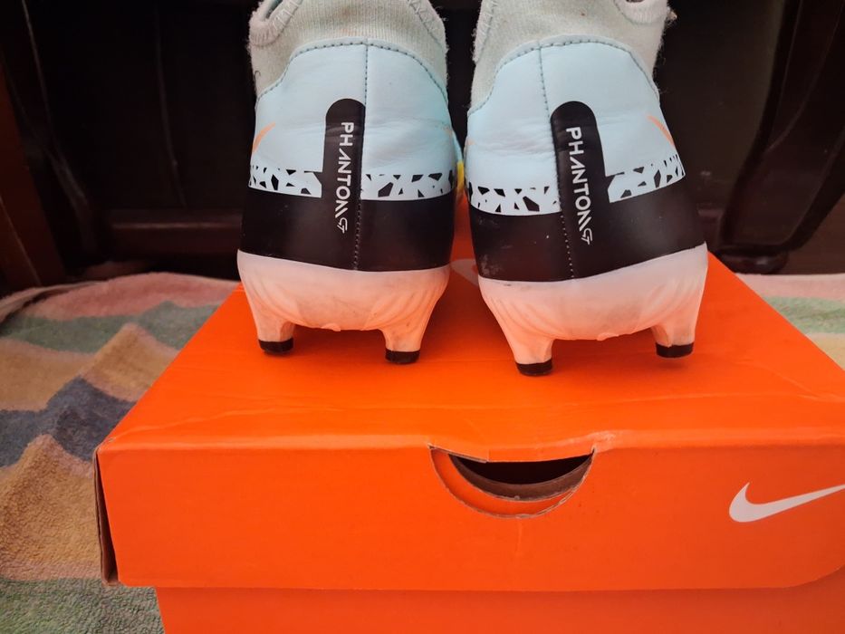 OKAZJA!!!Buty pilkarskie nike phantom 42,5 . Stan Bdb.