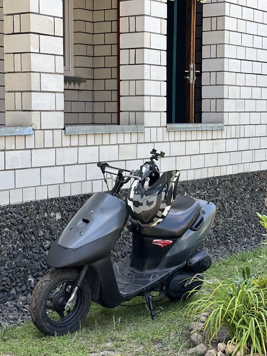 Suzuki lets 2 old