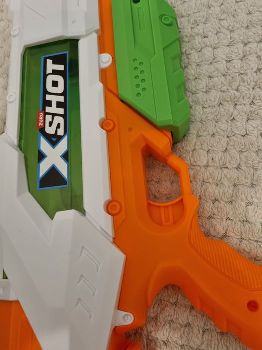 pistolet na wodę x shot