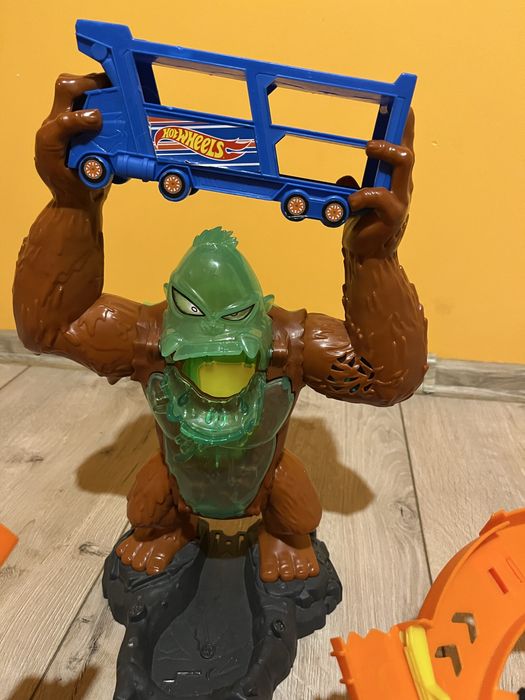 Трек HotWheels Горила