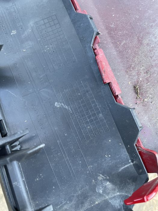 Клик бампера правий Audi Q2 81A решітка клик бампера правий ку2 81а