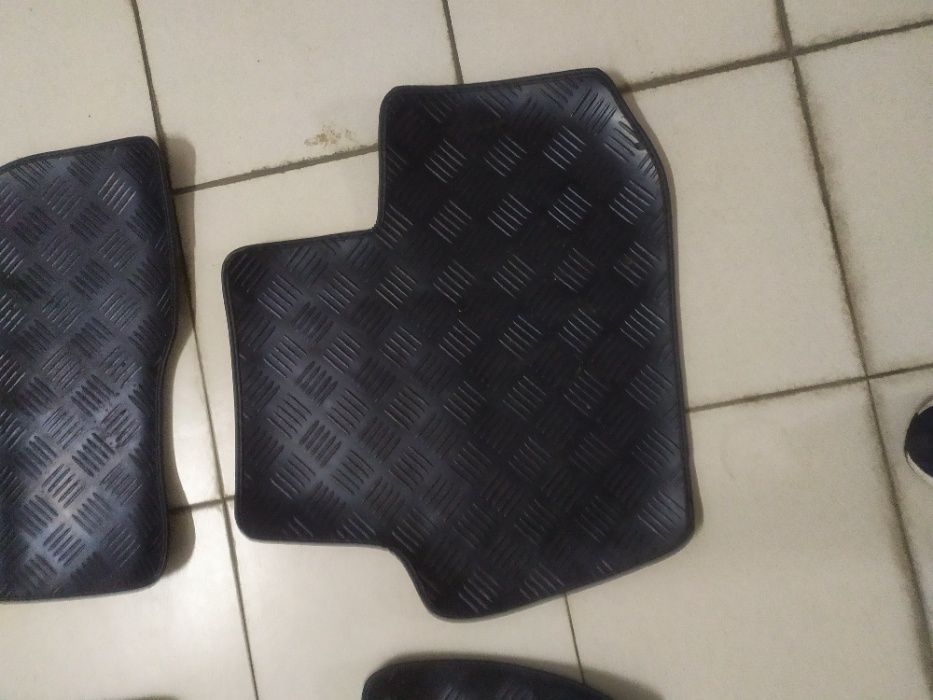 Conjunto tapetes borracha Nissan Leaf 2
