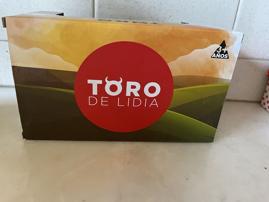 NOVO-Vários touros em resina.