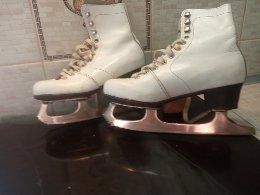 Коньки фигурные белые
