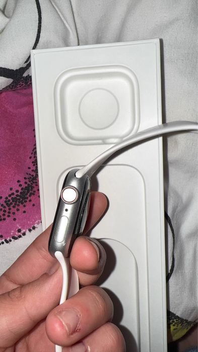 Apple watch SE 40mm srebrny