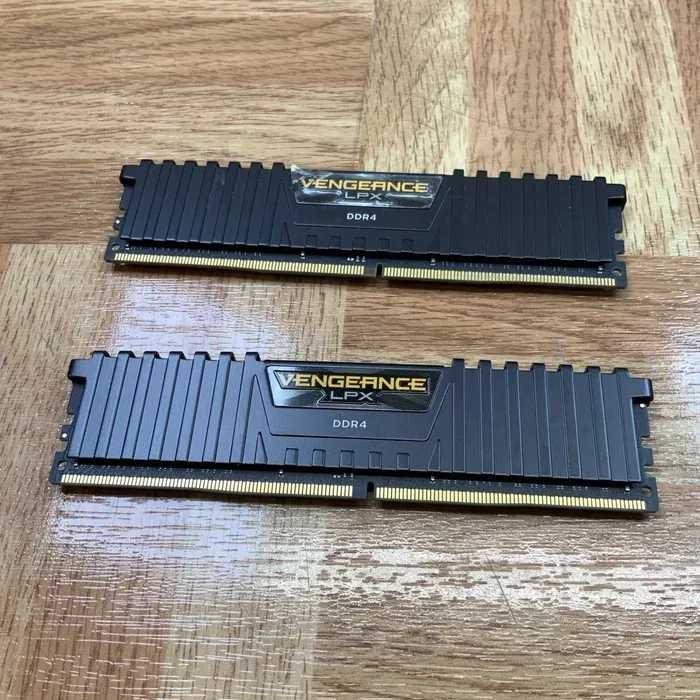 2x (2 x 16GB) 64GB RAM DDR4 - Corsair e Crucial