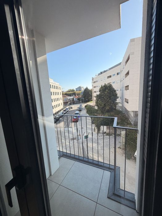 Apartamento com garagem e varanda - Polo Universitário