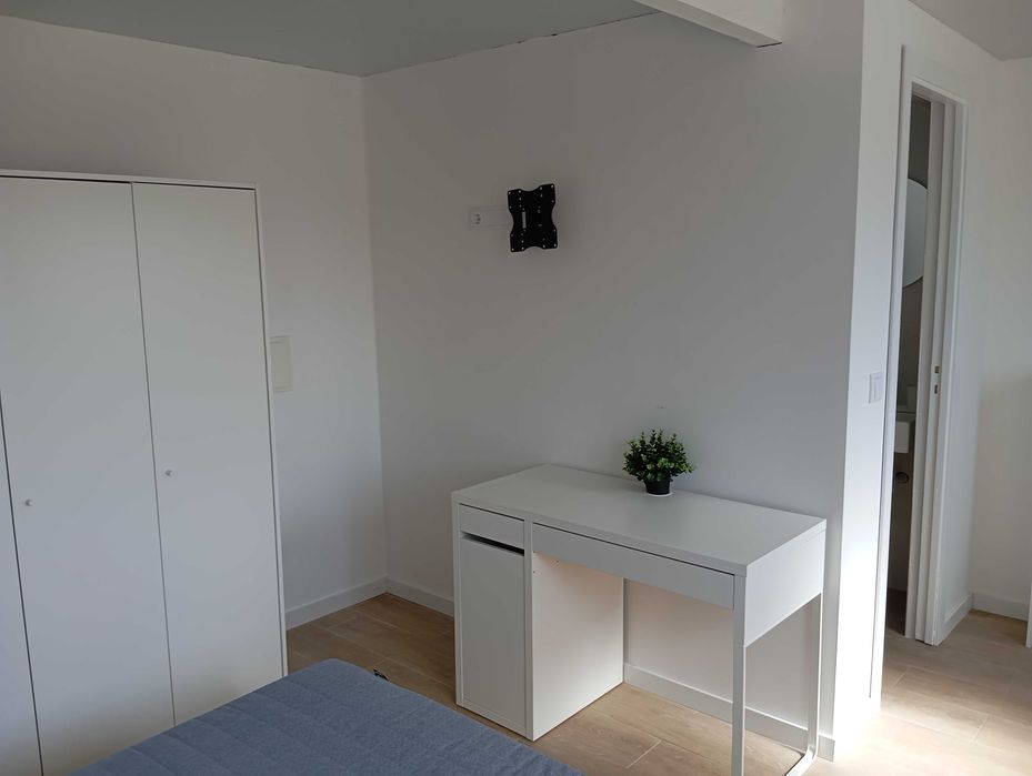 Alugo quarto no Furadouro