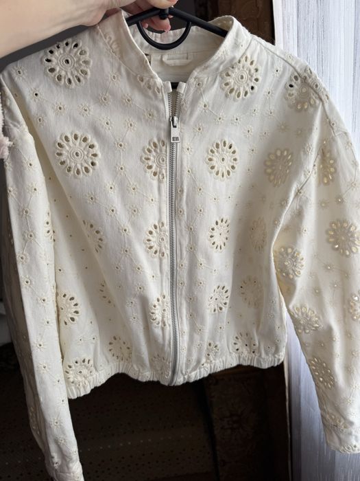 Джинсова курточка ZARA на дівчинку 12-13 років