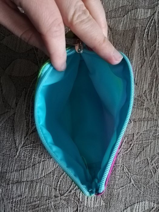 Kosmetyczka mała kolorowa