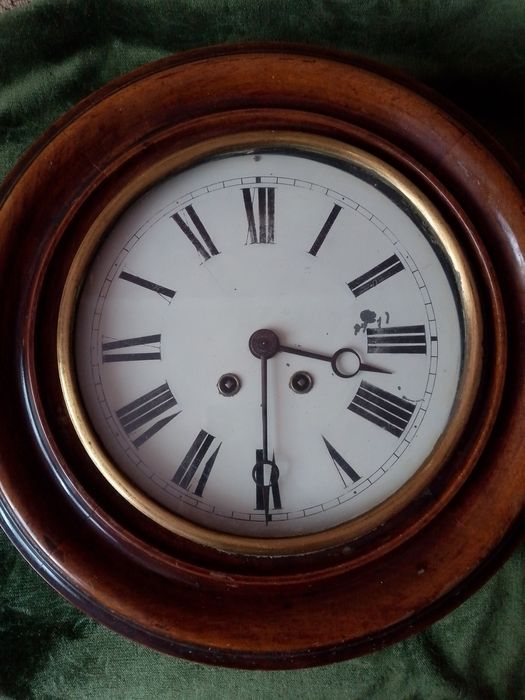 Антикварные часы настенные "Генри Мозеръ и К°"