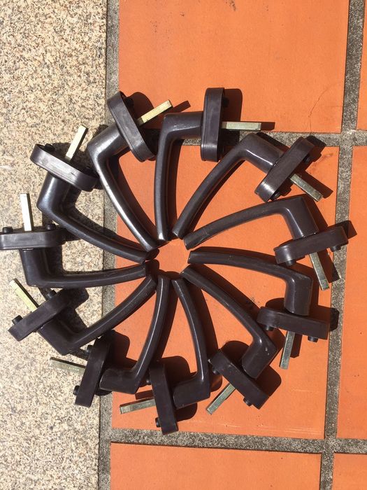 Puxadores, manípulos Novos Castanhos. Nunca foram usados