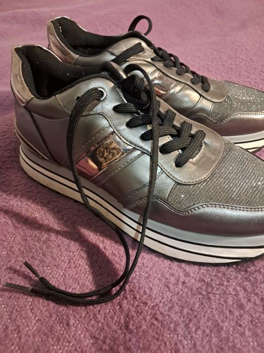 Buty casual srebrne