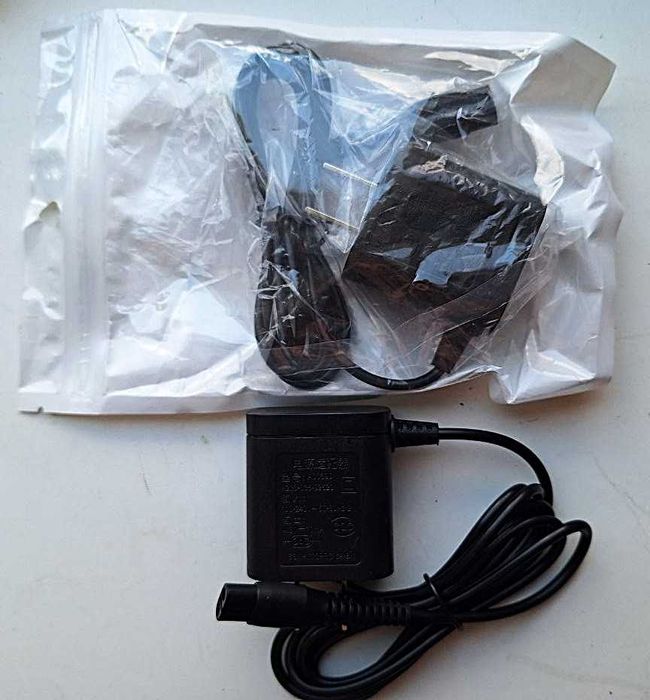 Блок питания Philips (модель A00390). Для использования с машинками для стрижки, триммерами и электробритвами.