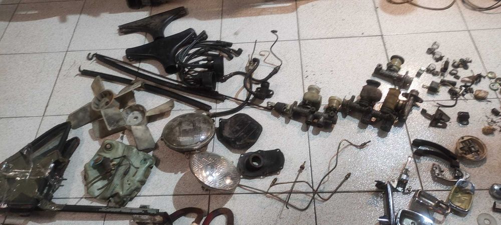 Peças  Material Datsun 1200