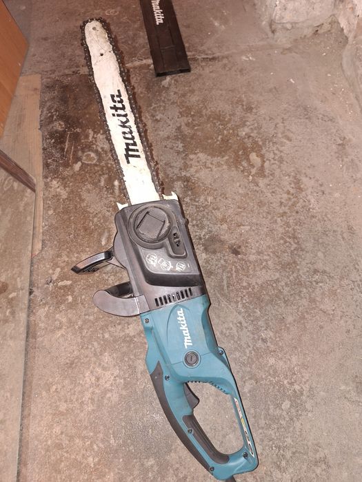 Makita Piła Łańcuchowa Elektryczna Uc4051Ax1 używana