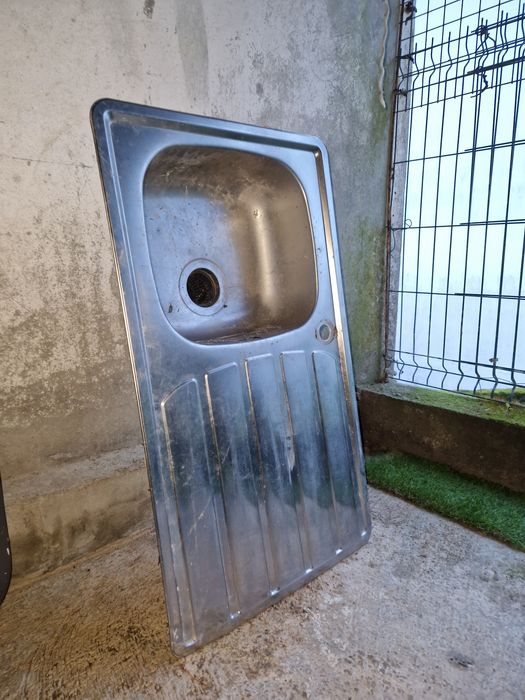 Pia em inox com tubagem incluída