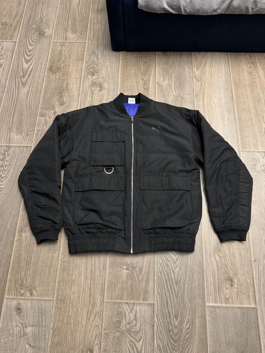 Чорний бомбер puma у розмірі L