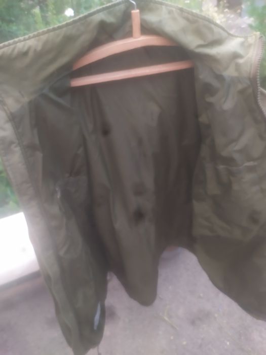 Форма олива(тактическая)Состояние хорошое!Цена без торга 1400!