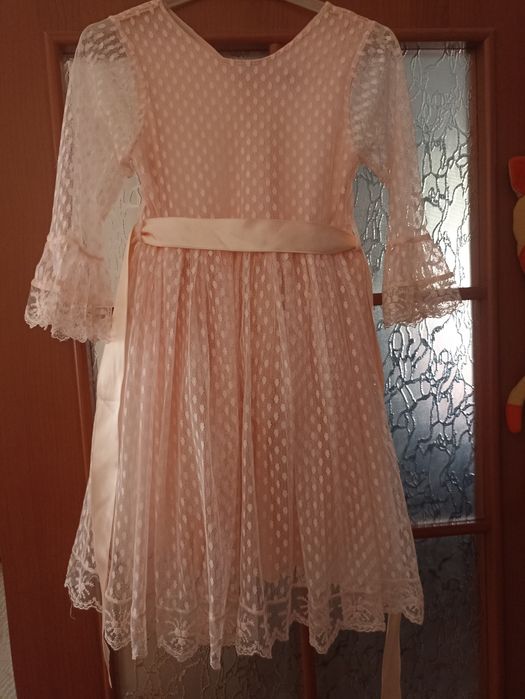 Ніжна сукня для дівчинки