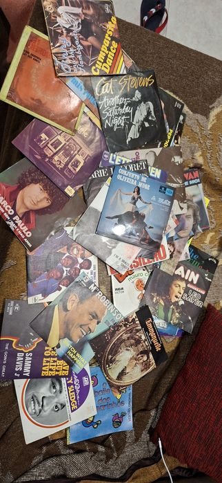 Discos de vinil ler o anúncio.