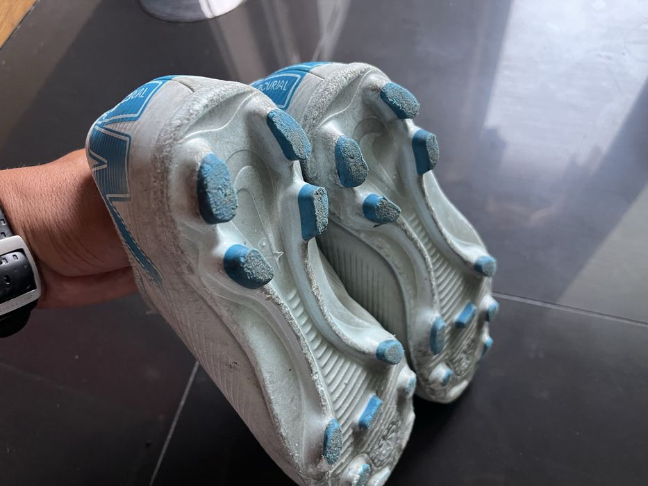 Chuteiras Nike Mercurial tam. 34