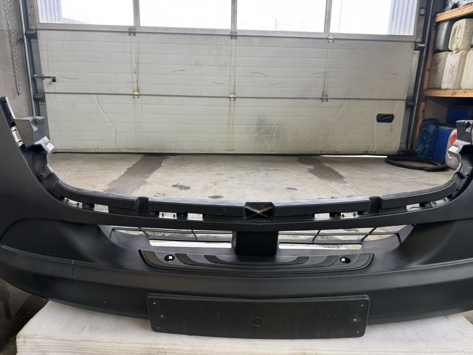 Бампер передній Mercedes Sprinter 907-910