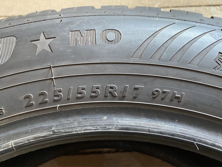 4шт 85-95% 225/55R17 Dunlop SP Wintersport 4D