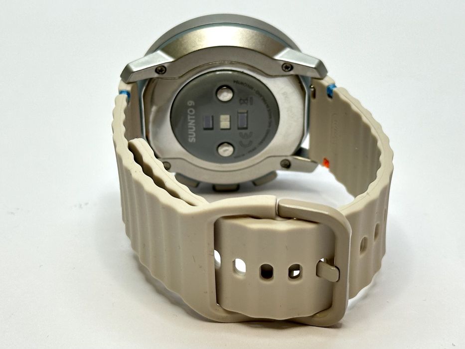 smartwatch sunto 9 peak 43mm