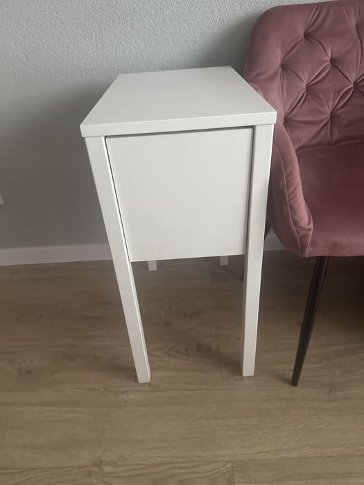 Dwie szafki nocne