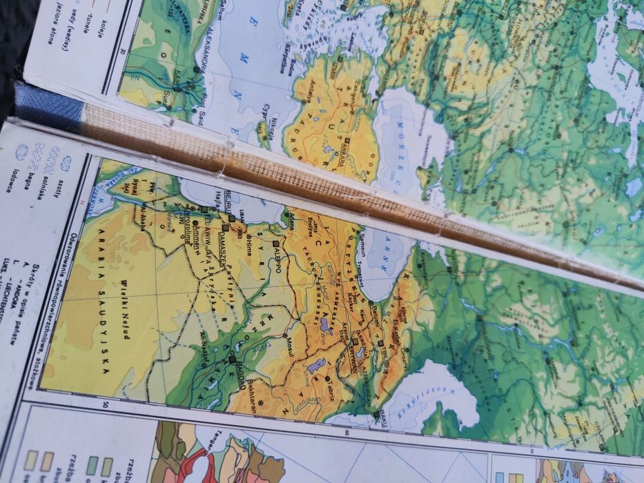 Atlas geograficzny dla szkół średnich