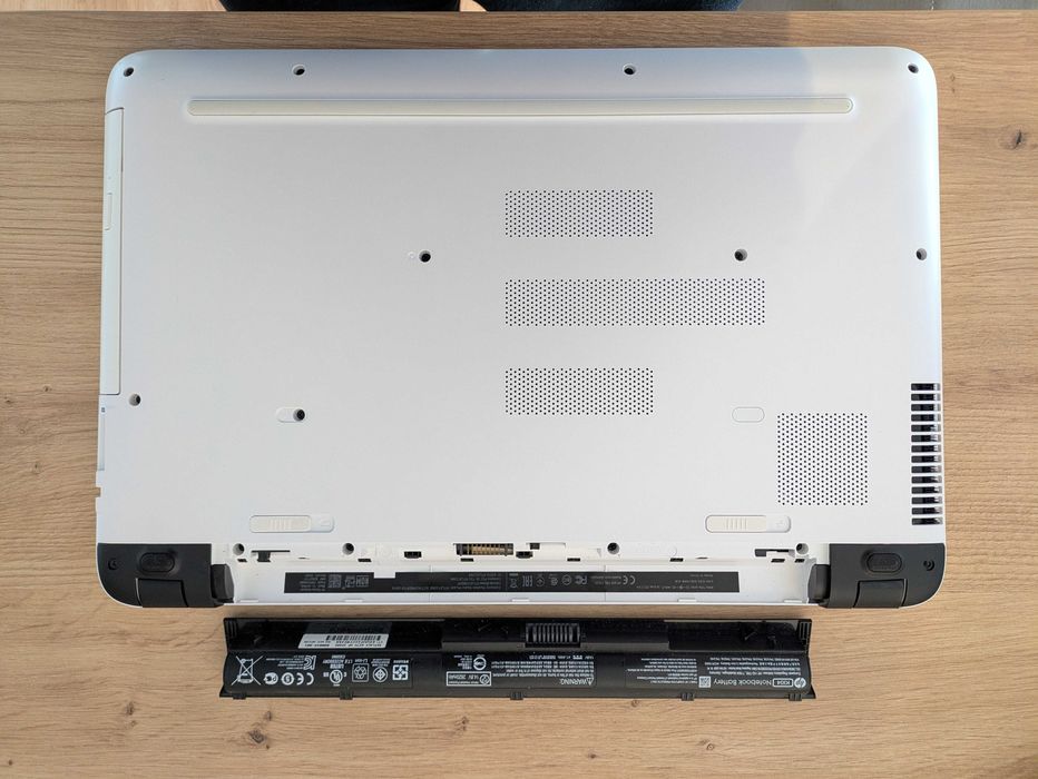 Portátil HP 15-AB106NP em excelente condições