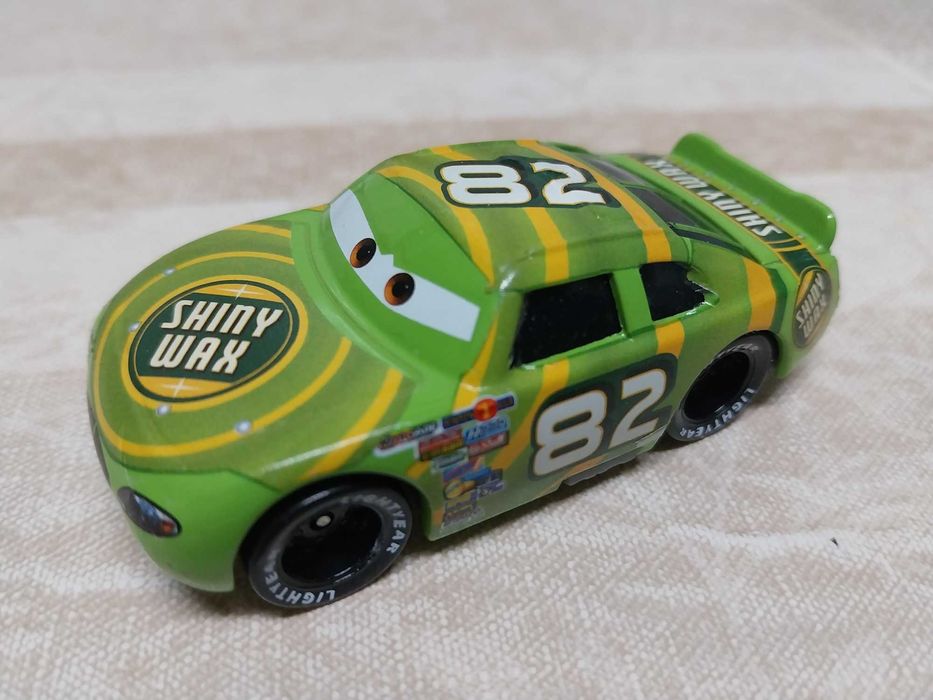 Cars / Disney / Pixar – DARREN LEADFOOT #82 – (Shiny Wax)