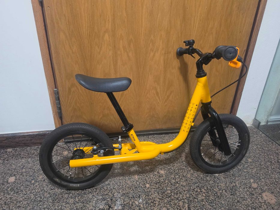 Bicicleta de Aprendizagem de 12 Polegadas em Alumínio Runride 900 Amarela