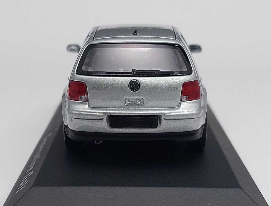 Масштабна модель 1/43 VW Volkswagen Golf 4 GTI від Minichamps