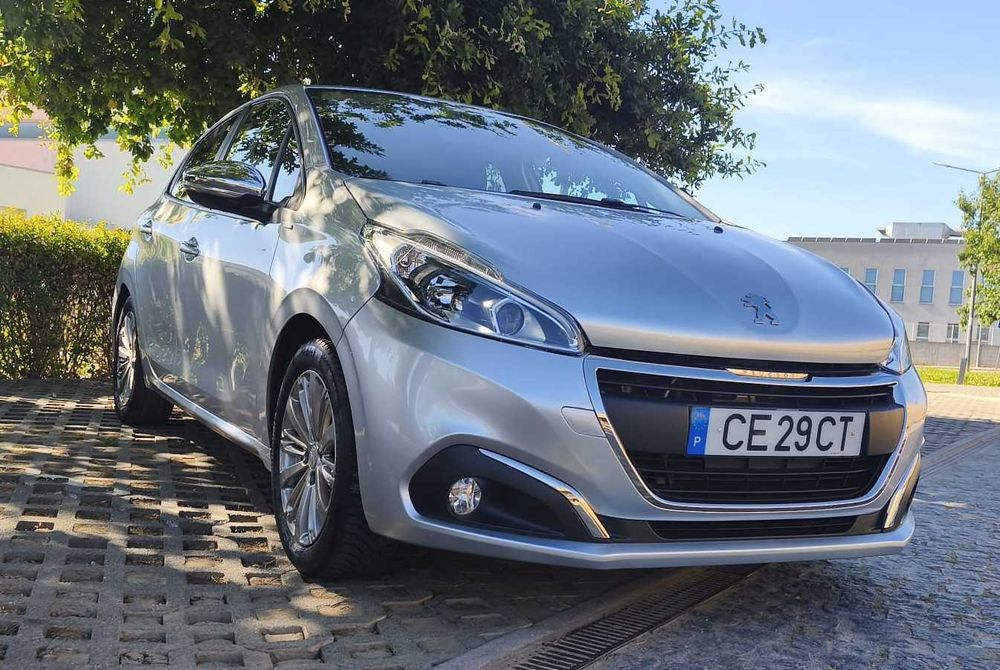 Peugeot 208, Gasolina, 2018 com apenas 56mill KM