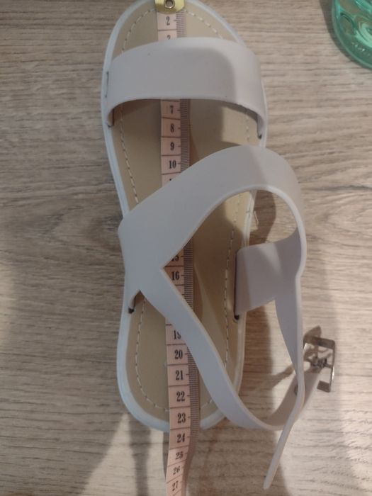 Nowe sandały r 36