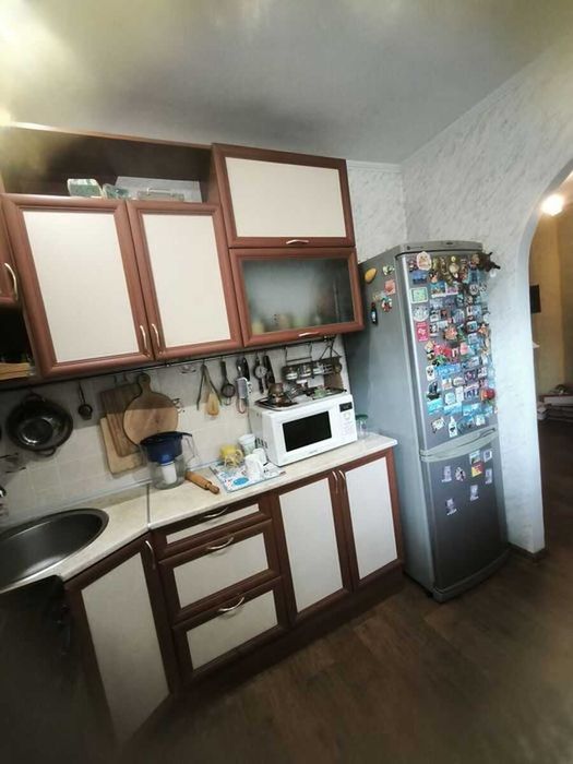 Продається 2-кімнатна кв, центр Шевченківського району (213-373-556)