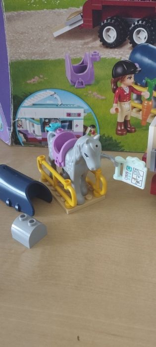 LEGO Friends 41125 Przyczepa Lecznicza dla koni