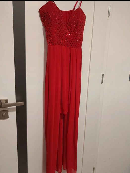 Czerwona sukienka