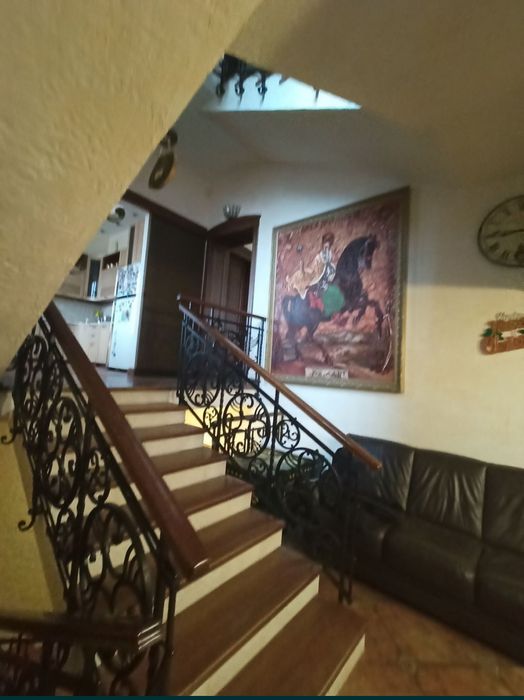 Сдам в аренду дом 300м с цоколем. Москалёвка