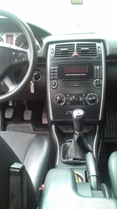 Mercedes Benz B 180