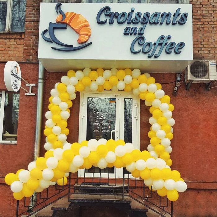 Кавʼярня діюча, чудова локація із стабільним потоком клієнтів