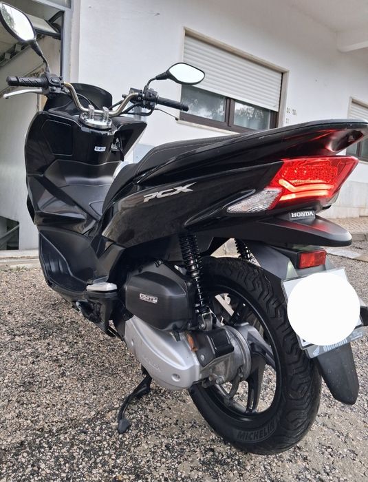 Honda PCX  de garagem